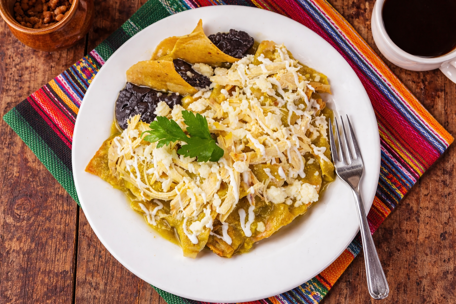 CHILAQUILES VERDES CON POLLO